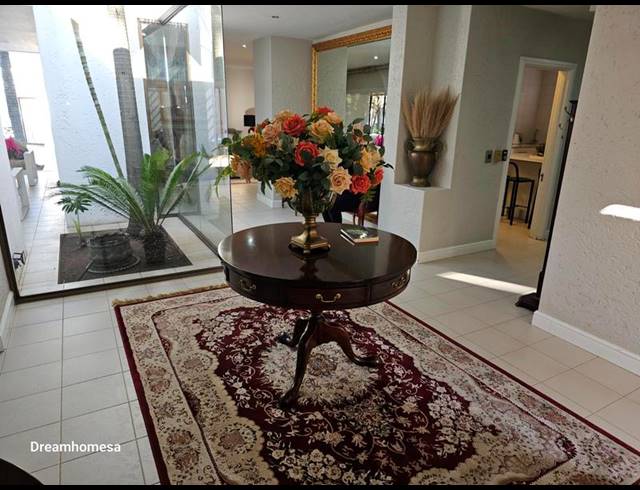 5 BEDROOM HOUSE FOR SALE IN SANDOWN